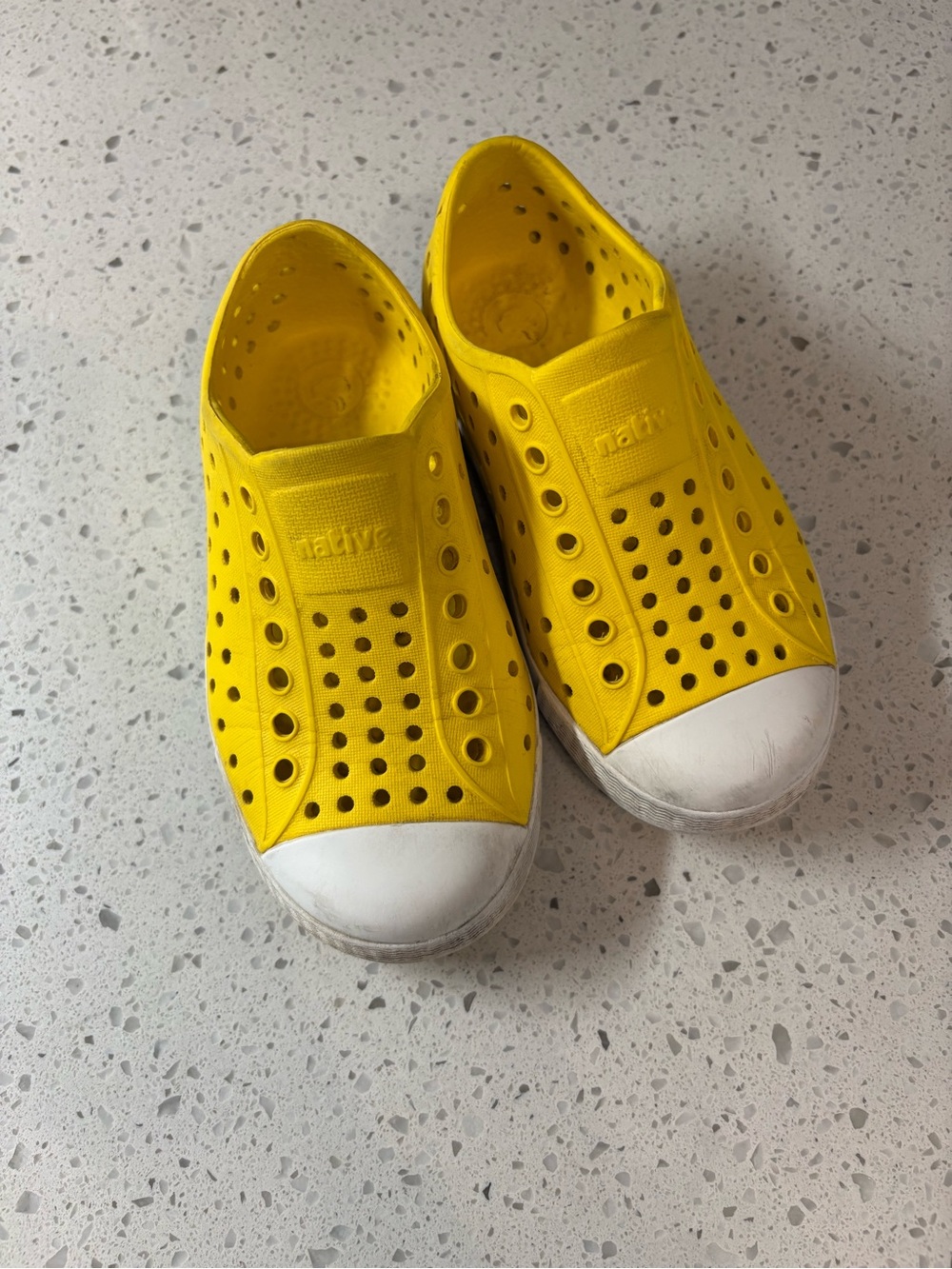 Native Jefferson Slip-On Kids Shoe in Yellow Size 9